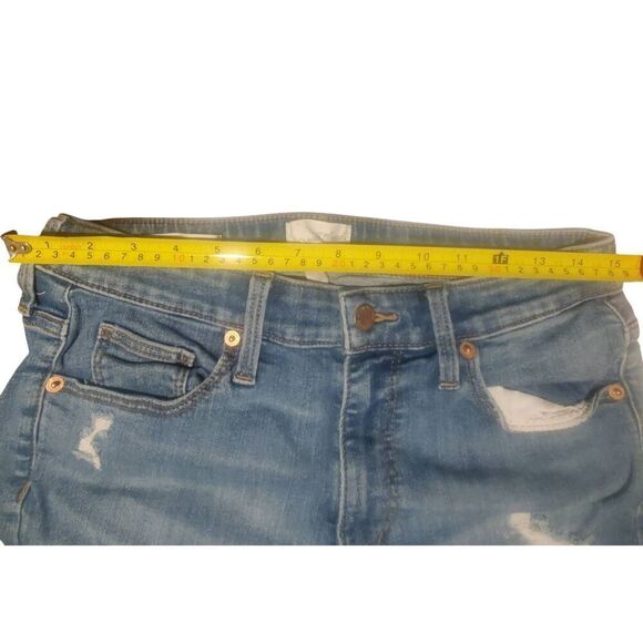 Universal Thread Distressed Denim Cutoff Shorts Size 8/29. - Picture 10 of 10